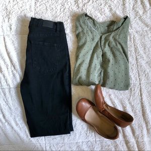 BDG by Urban Outfitters twig black jeans!
